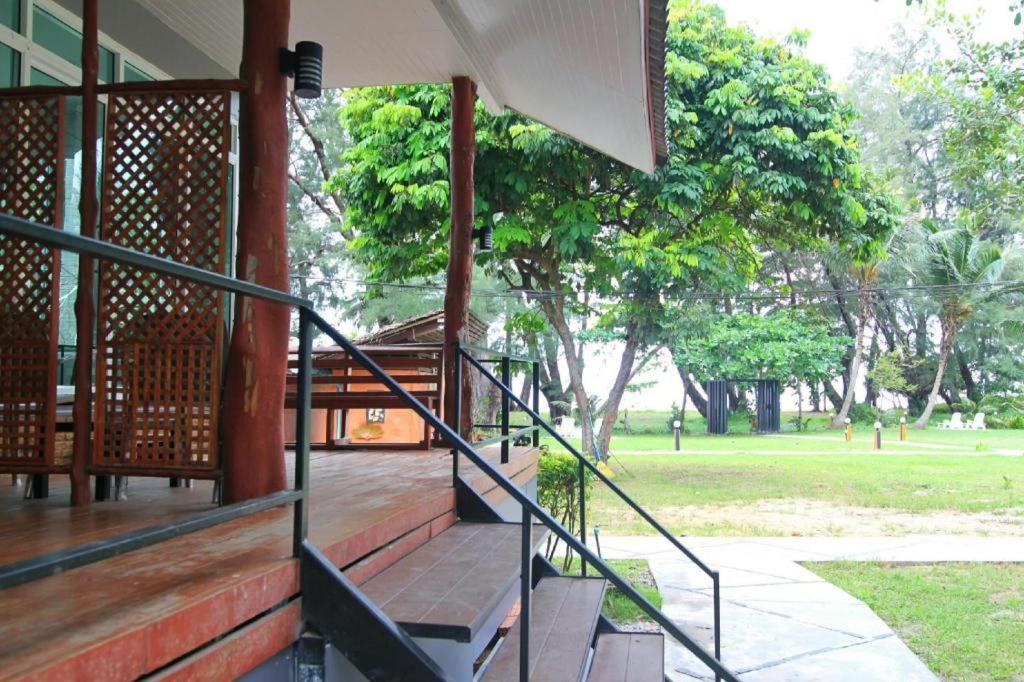 Baan Chao Mai Beach House Trang Exterior foto